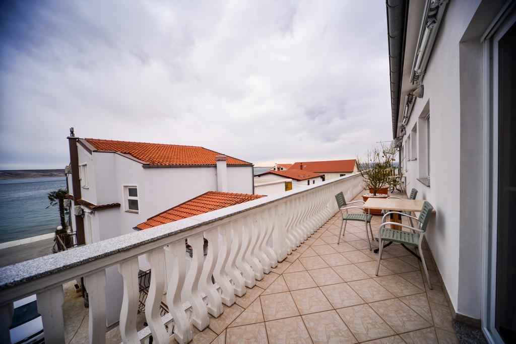 Apartments Dalmacija Starigrad Paklenica Zimmer foto