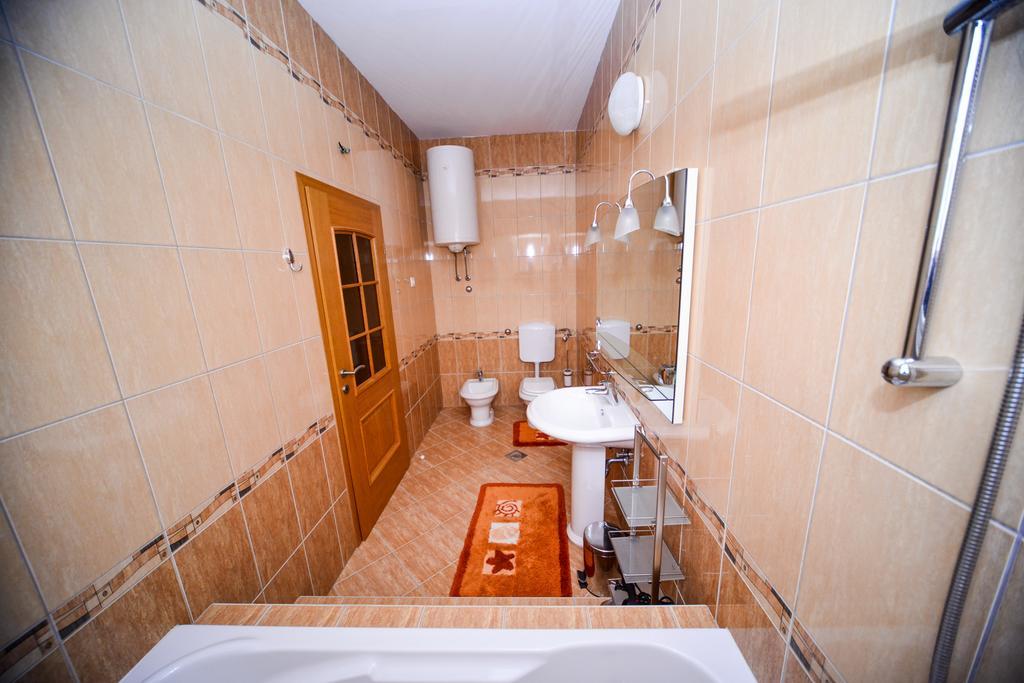 Apartments Dalmacija Starigrad Paklenica Zimmer foto